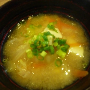 和朝食！豆腐と玉ねぎの味噌汁